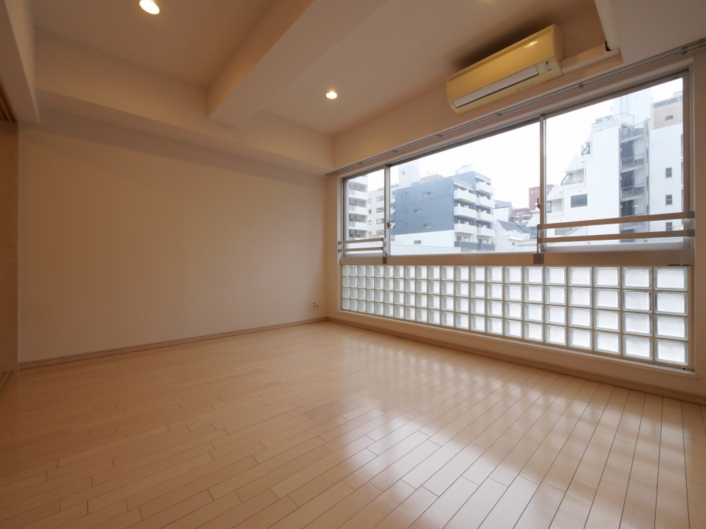 居室・リビング　広々とした洋室です