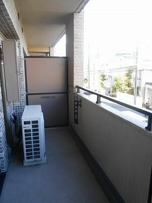 バルコニー　写真は同タイプ住居です。