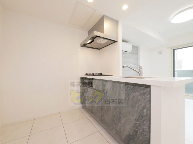 キッチン　人気で使用しやすい対面式システムキッチンです♪