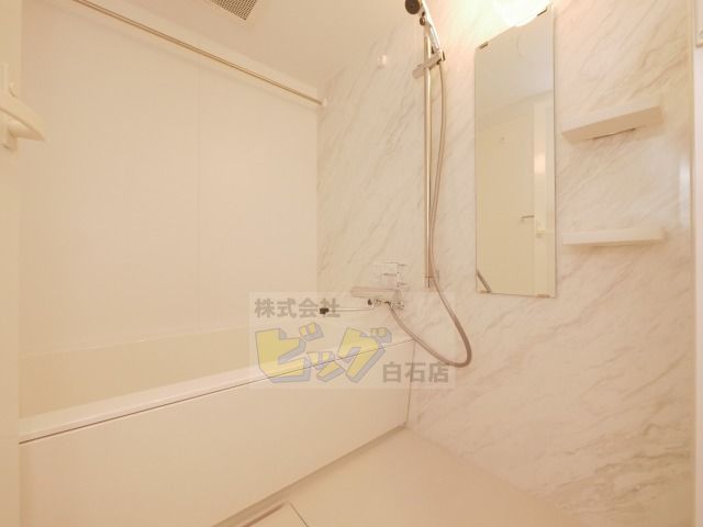 バス・シャワールーム　広々とした浴室です♪