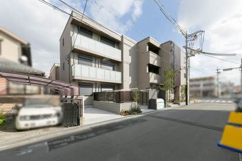 建物外観　積水ハウス施工・重量鉄骨造３階建て