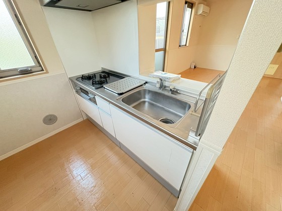 キッチン　※別部屋の写真です