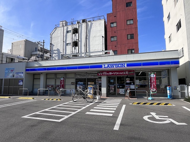 コンビニ　ローソン（コンビニ）まで647m