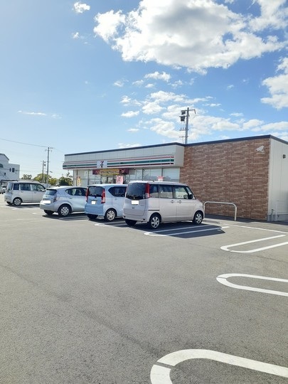 コンビニ　セブンイレブン（コンビニ）まで1200m