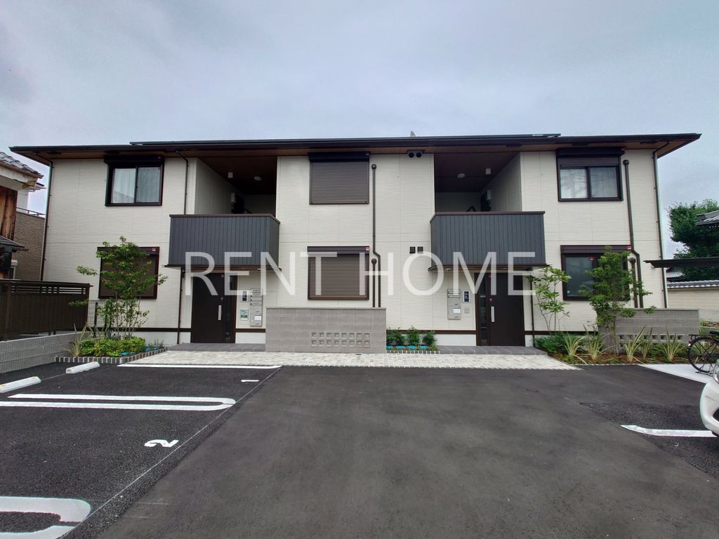 建物外観　駐車場