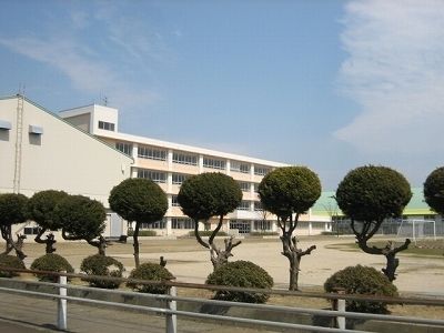 中学校　小須戸中学校（中学校）まで1800m