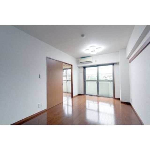 居室・リビング　写真はすべて別のお部屋です