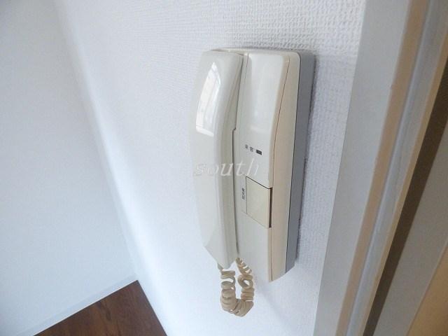 セキュリティ　安心の室内ドアホン付きです♪