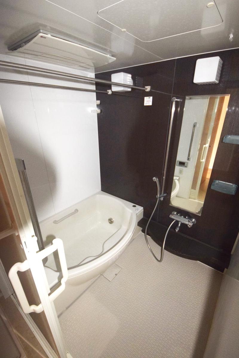 バス・シャワールーム　※写真は別部屋のもの