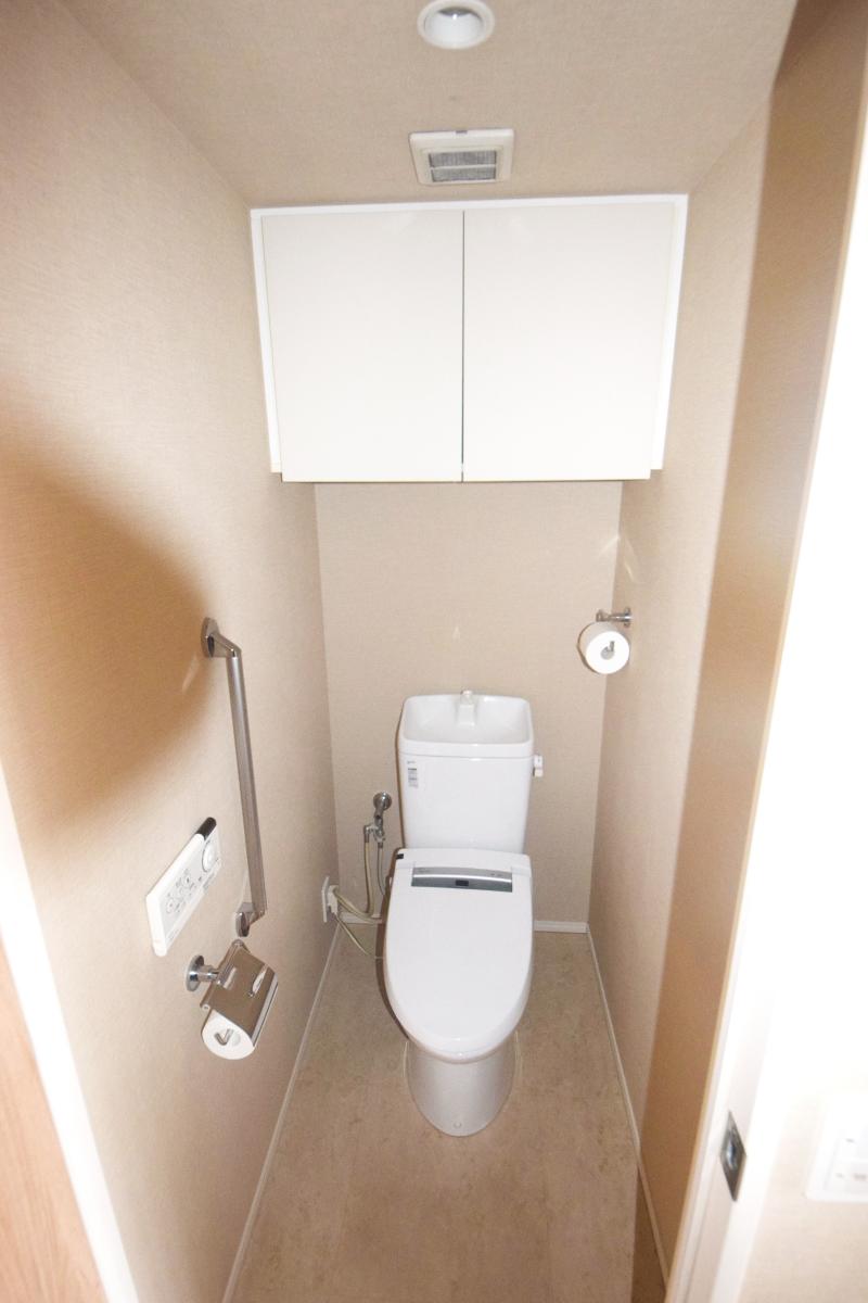 トイレ　※写真は別部屋のもの