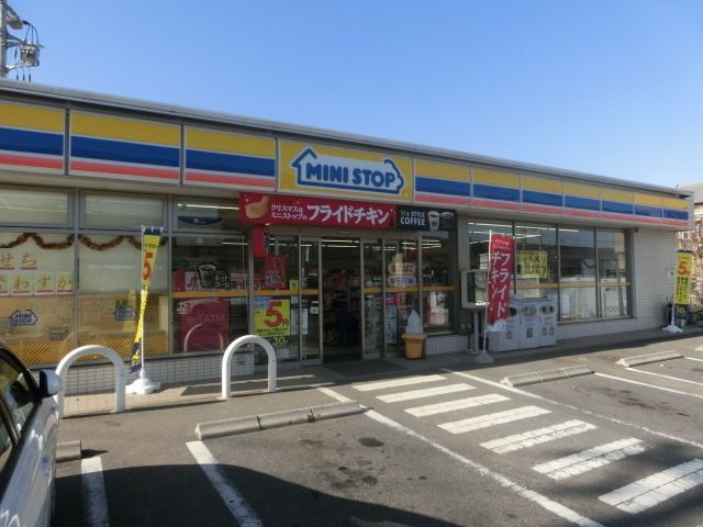 コンビニ　ミニストップ（コンビニ）まで200m