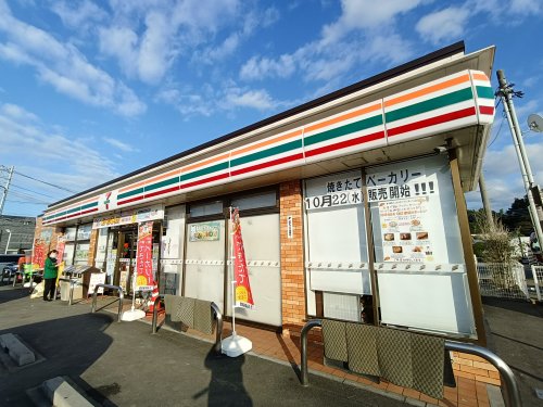 コンビニ　セブンイレブン 川口石神店（コンビニ）まで263m