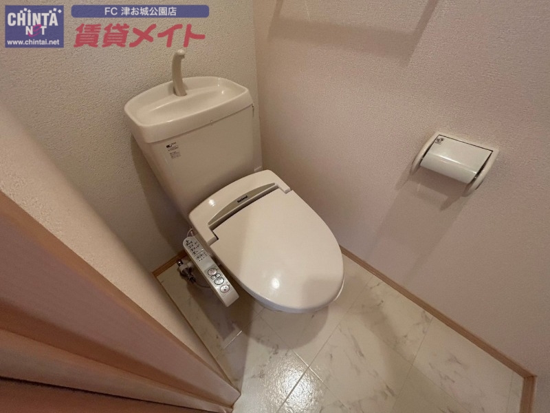 トイレ　同型参考写真