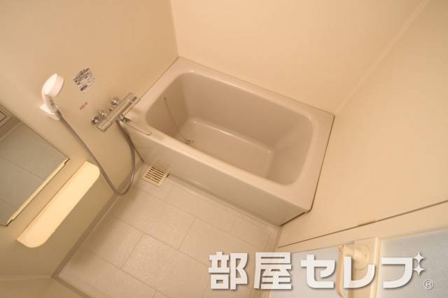 バス・シャワールーム　水栓新しくなりました。追い焚き付けます。