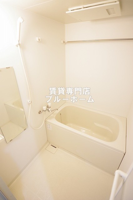 バス・シャワールーム　浴室乾燥機付きのお風呂！