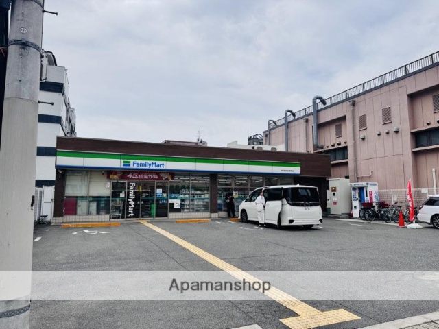 コンビニ　ファミリーマート（コンビニ）まで437m