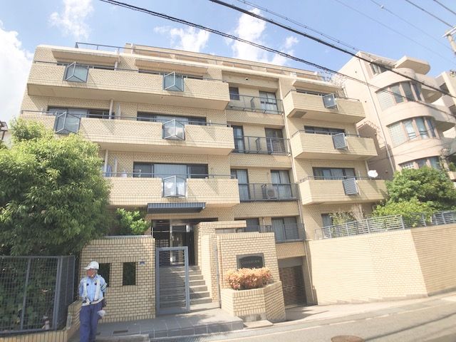 建物外観　オートロック・エレベーター付きのマンションです。