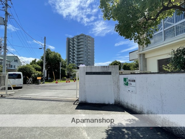 中学校　高知市立大津中学校（中学校）まで699m