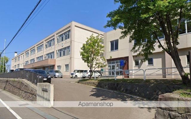 小学校　潮見台小学校（小学校）まで531m