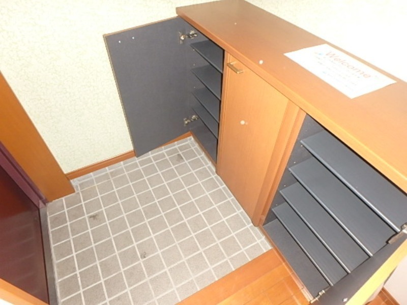 玄関　図面と現状に相違がある場合には現状を優先