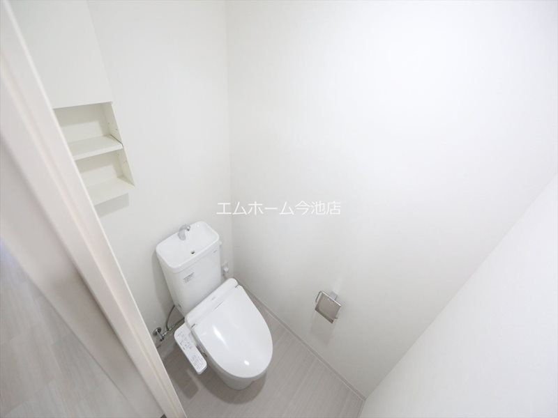 トイレ　温水洗浄便座付トイレ