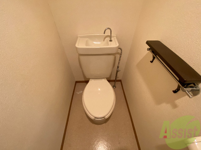 トイレ　トイレはこちらです。掃除もしやすいですね。