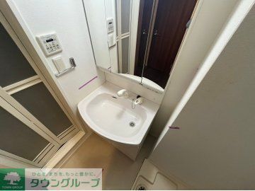 洗面設備　同物件別部屋のお写真になります。現況優先です。