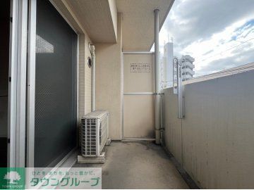 バルコニー　同物件別部屋のお写真になります。現況優先です。