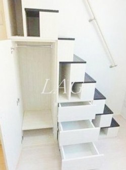 収納　階段下収納です。