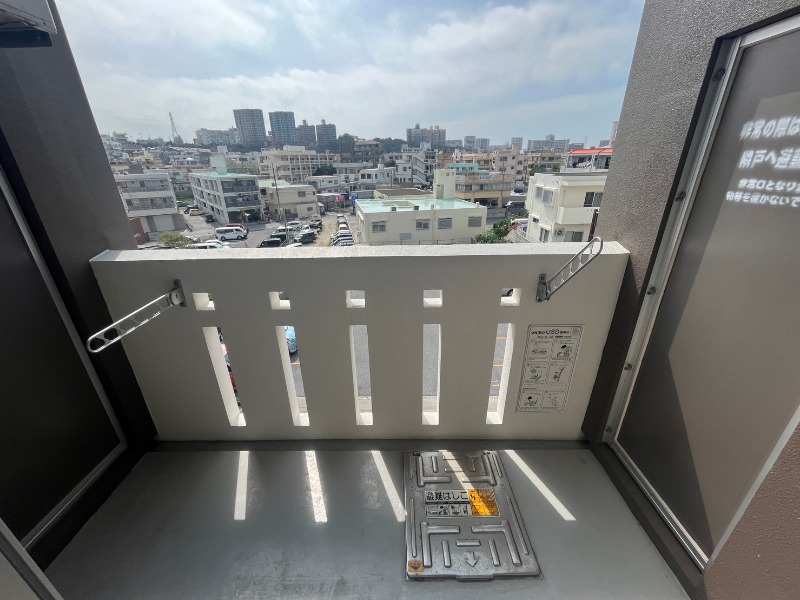 バルコニー　※別部屋の参考写真となります。