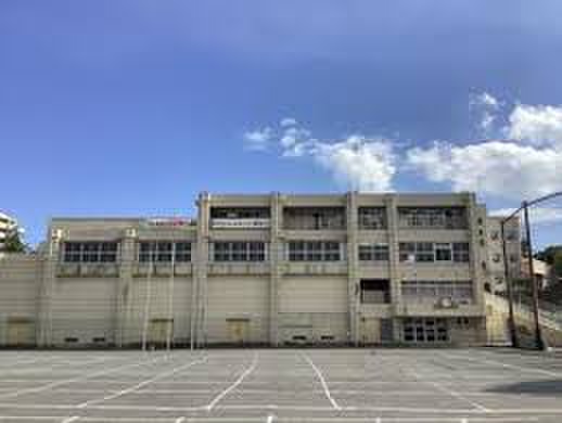 小学校　稲荷台小学校（小学校）まで700m