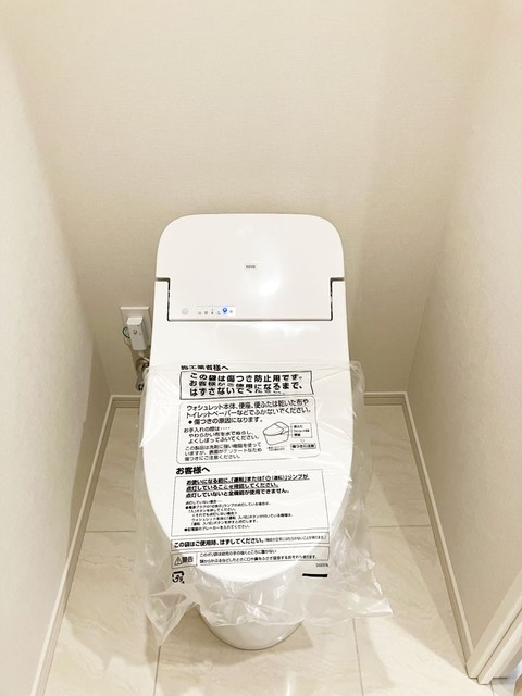 トイレ　※写真は同タイプ住戸です。