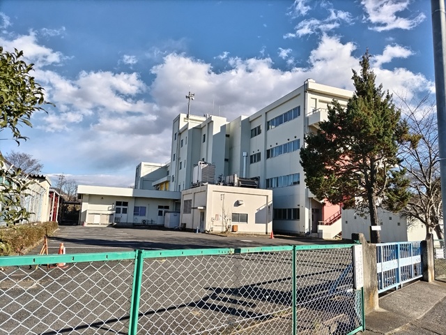 小学校　飯能市立加治東小学校（小学校）まで700m