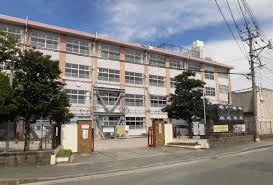中学校　福岡市立田隈中学校（中学校）まで1185m