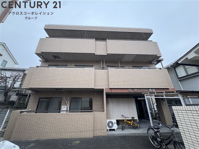 建物外観　居住者専用のごみ置き場があります♪