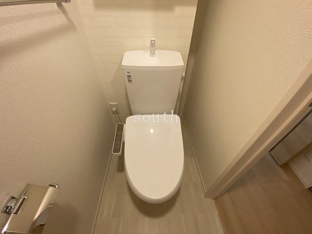 トイレ　ウォシュレット付きのトイレ