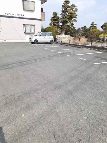 駐車場　駐車スペースもあります♪