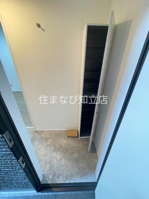 玄関　同型別部屋写真