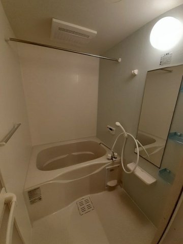 バス・シャワールーム　ゆったり過ごせるお風呂です