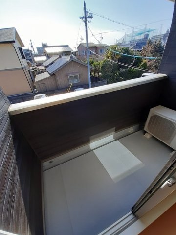バルコニー　落ち着いた時間を過ごせるバルコニーです