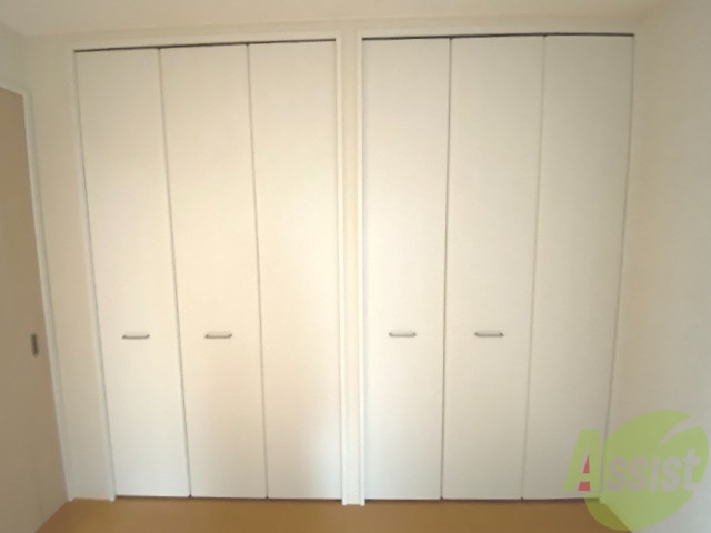 収納　収納はこちらのクローゼットをお使いください。