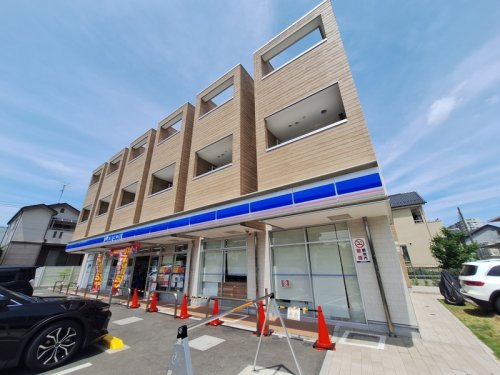コンビニ　ローソンさいたま三橋四丁目店（コンビニ）まで368m