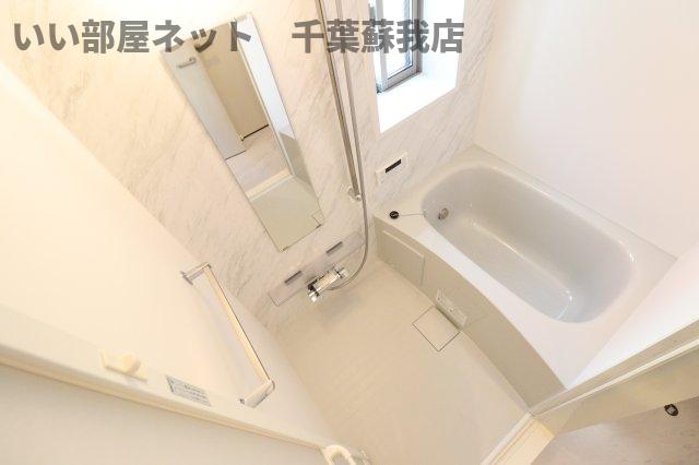 バス・シャワールーム　コンパクトで使いやすいお風呂です