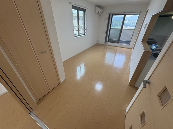 居室・リビング　※別部屋の写真です