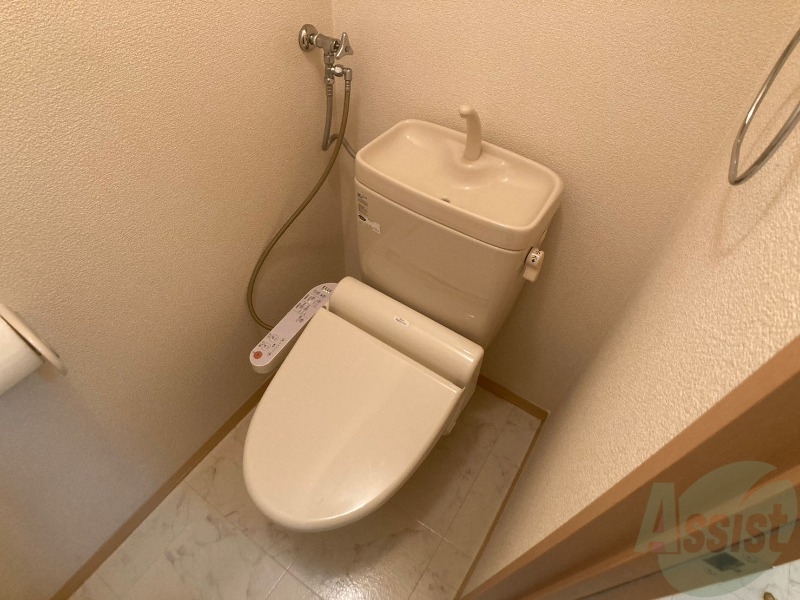 トイレ　ウォシュレットがついたトイレです。安心して使用できますね。