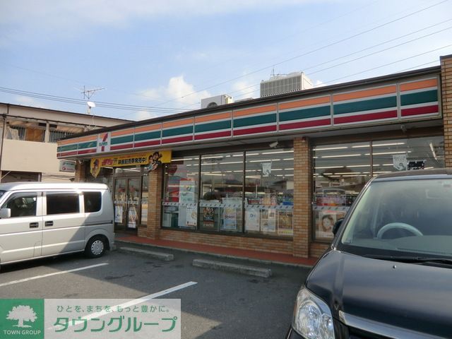 コンビニ　セブンイレブン松戸三矢小台店（コンビニ）まで220m