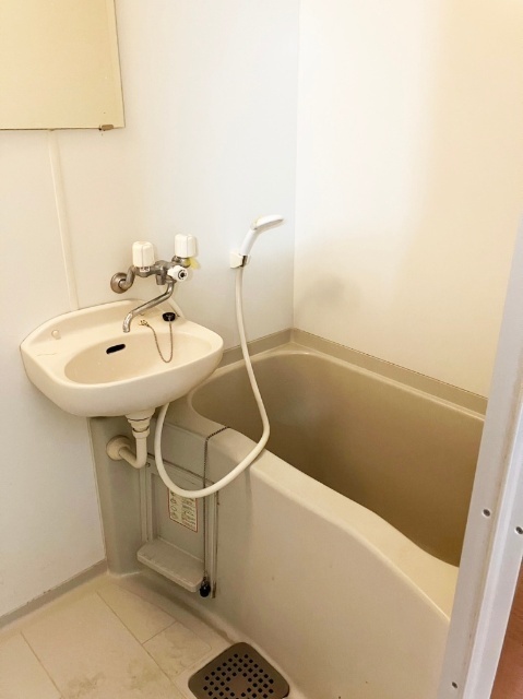 バス・シャワールーム　同物件別部屋
