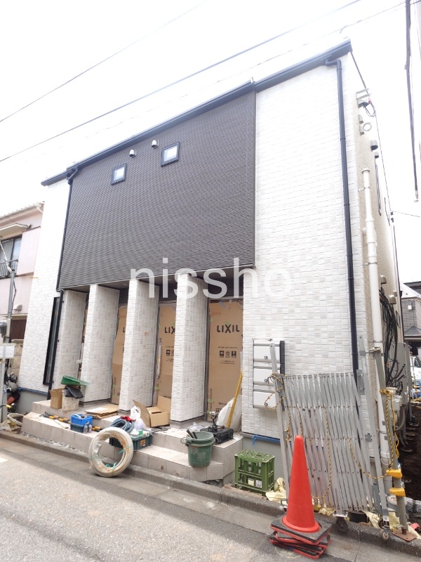 建物外観　白とグレーのおしゃれな外観♪
