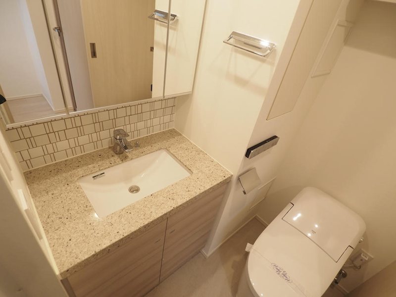 洗面設備　別部屋の参考写真となります