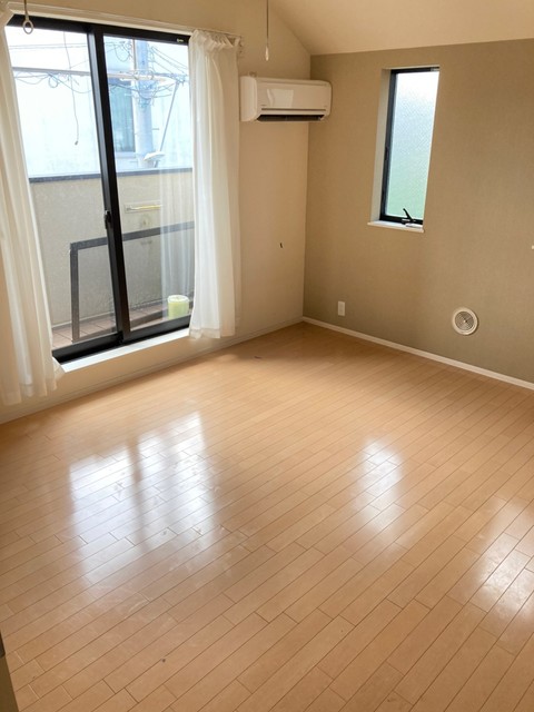 居室・リビング　★明るいフローリングの角部屋です★
